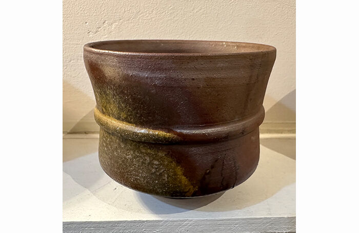 023-04  Doujime Chawan / 胴締茶碗  H 6 in x W 5 in x D 5 in  Stoneware and natural wood ash glaze  SOLD